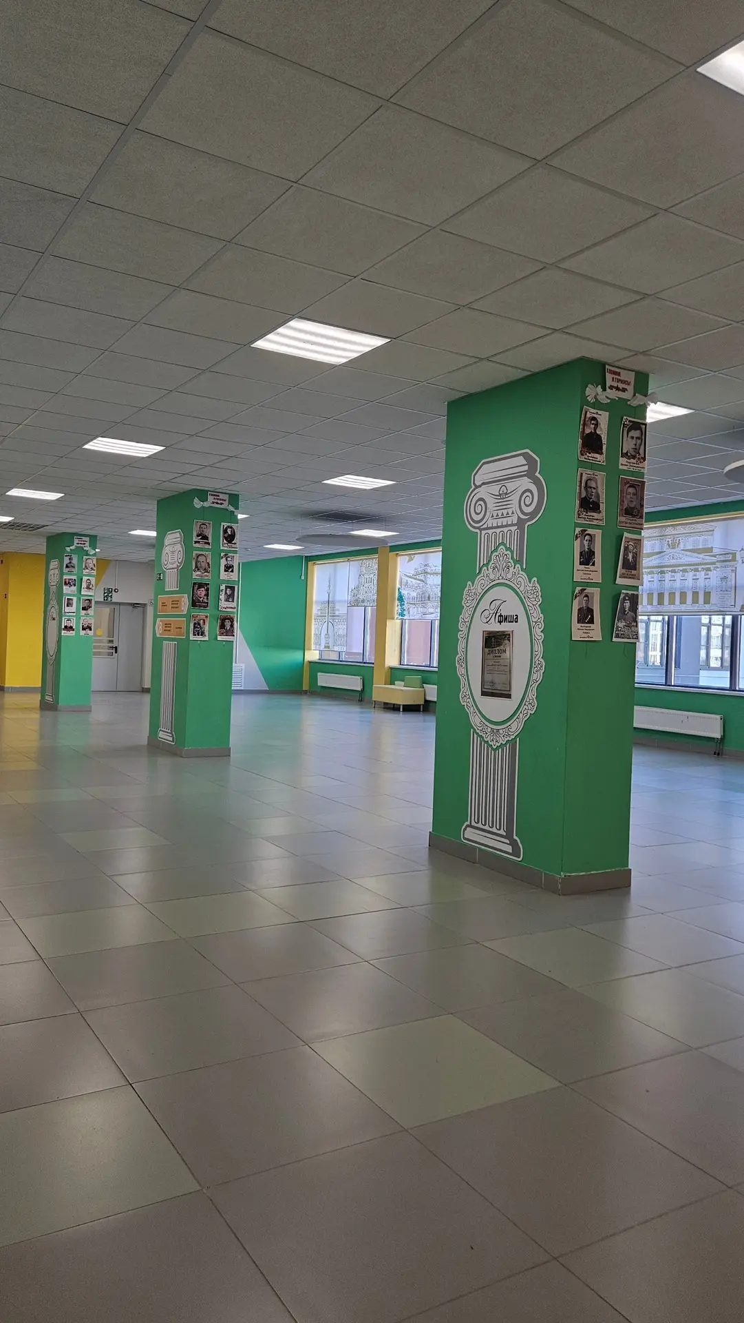 Две реальности одной Памяти: Бессмертный полк онлайн и в стенах 459-й школы 🕊   В этом видео — наш «
