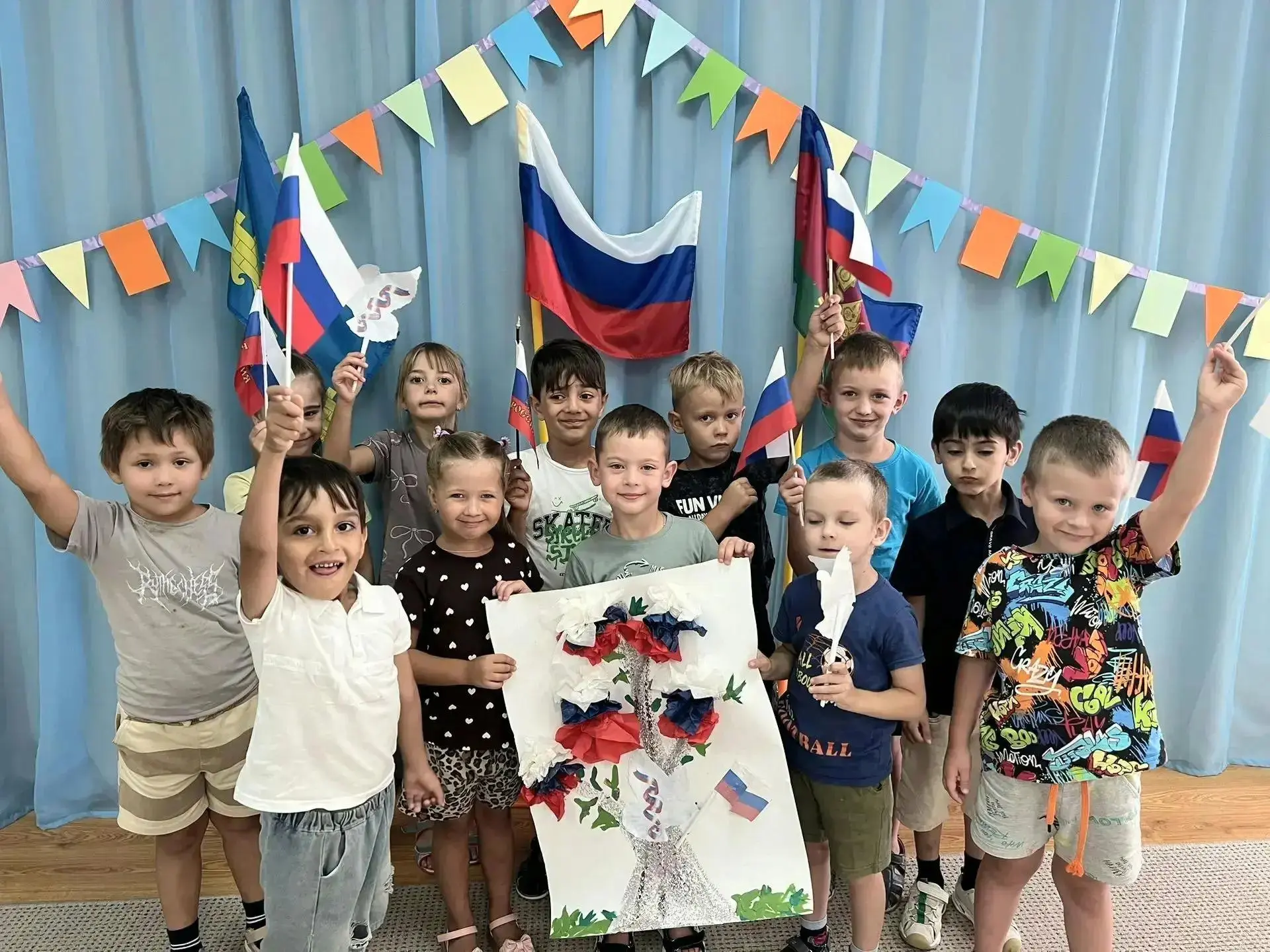 🇷🇺🇷🇺🇷🇺Сегодня вся страна отмечает День Государственного флага России. Воспитанник...