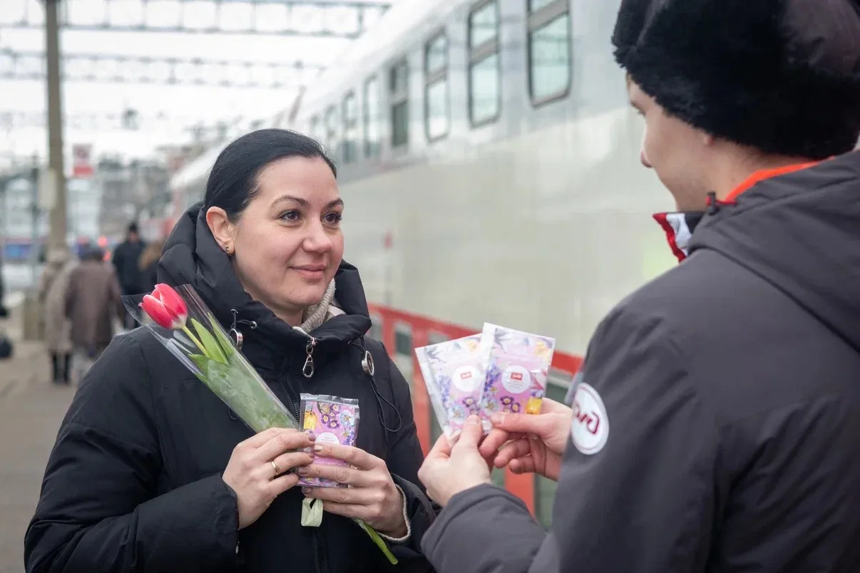 Более 1 млн пассажиров перевезли поезда ФПК с 6 по 9 марта  🎫 Это на 9% больше, чем за аналогичный п