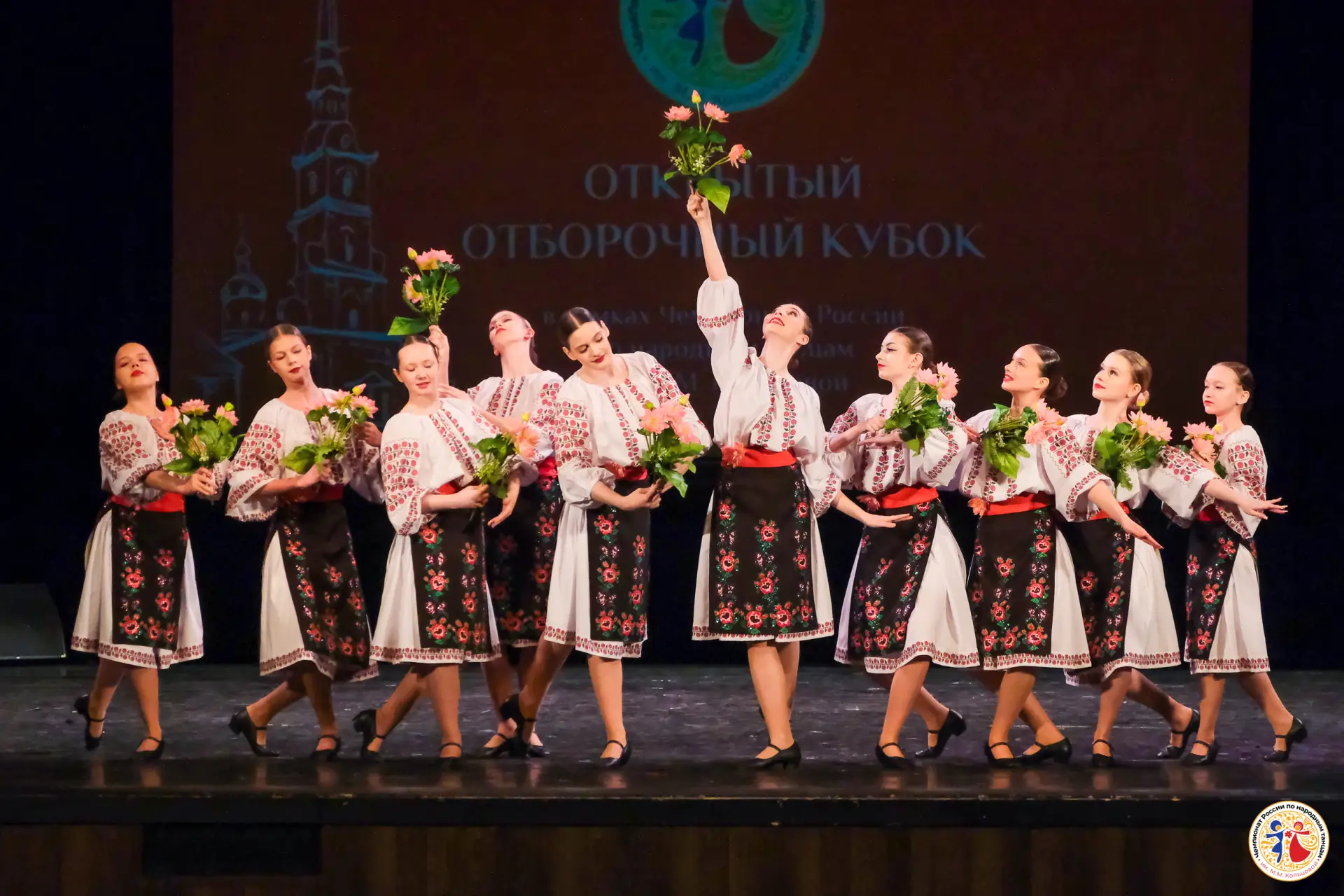 Лето без потерь: как помочь детям сохранить форму и интерес к танцу ☀️

Летние каникулы — время отды
