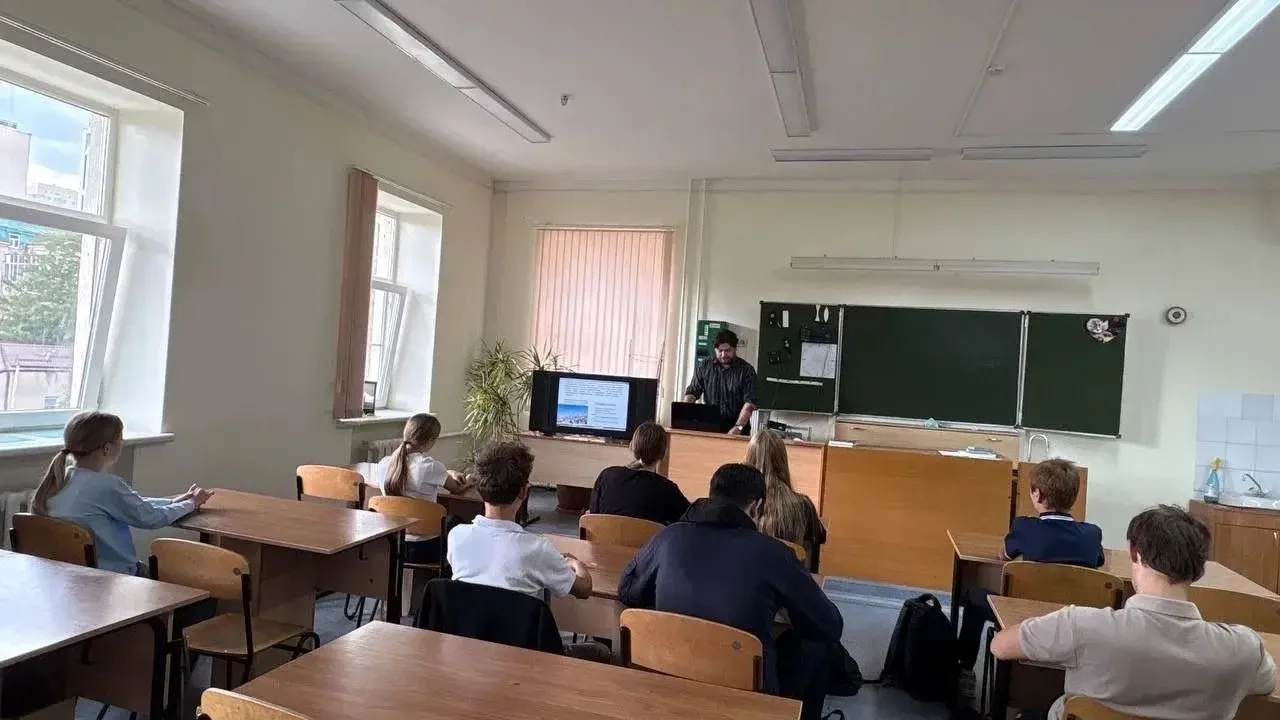 8 сентября, в Международный день распространения грамотности и День языков народов Росс...