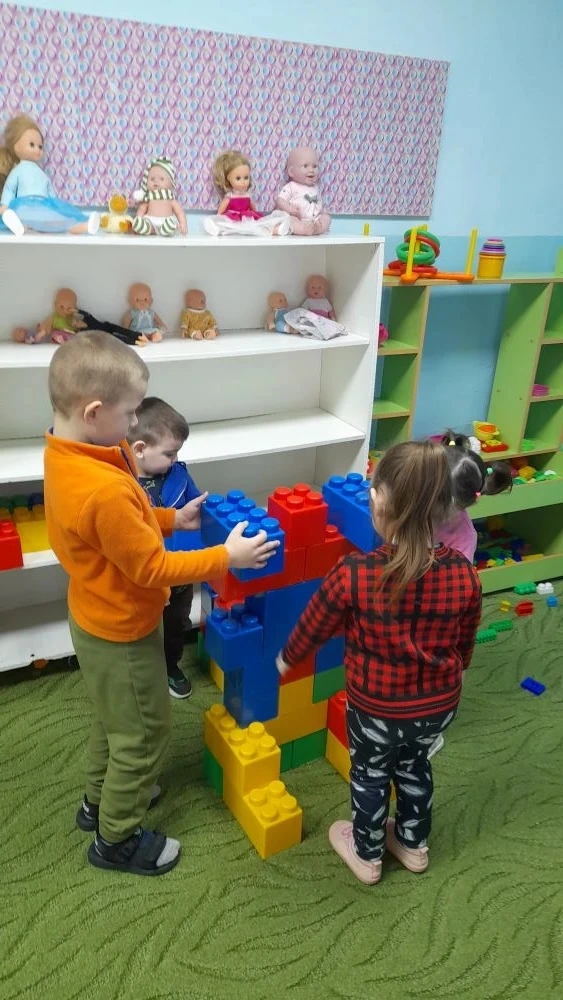 В нашем саду прошёл LEGO - день, где ребята продемонстрировали свои конструкторские нав...