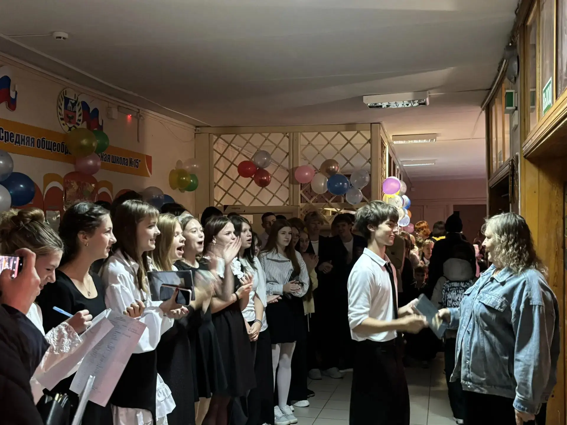🎉 День учителя в МБОУ СОШ № 15: праздник, который согрел сердца! 🎉
