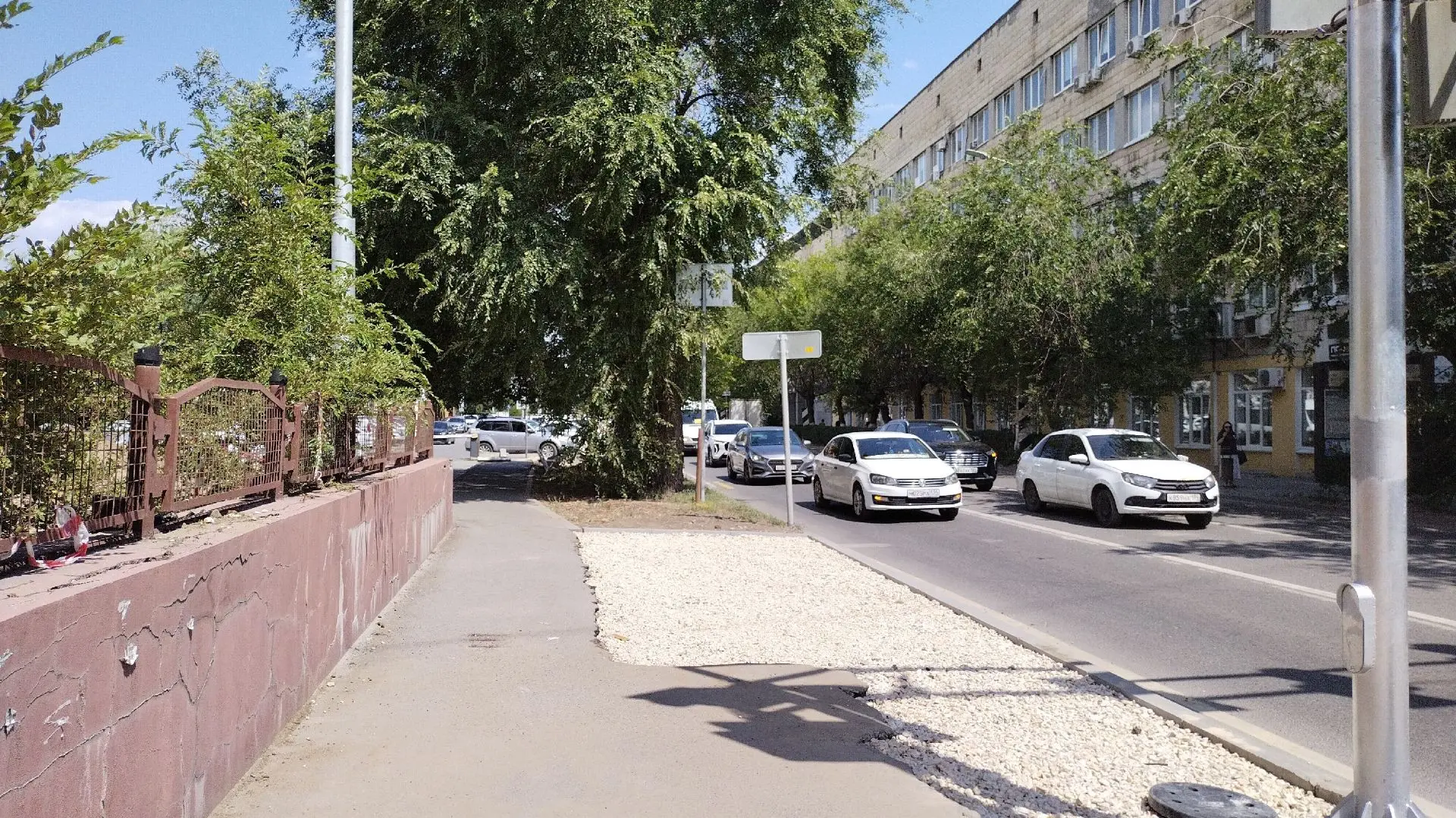 🚦На Коммунистической расширяют дорогу до четырех полос

В Волгограде начались работы по расширению 