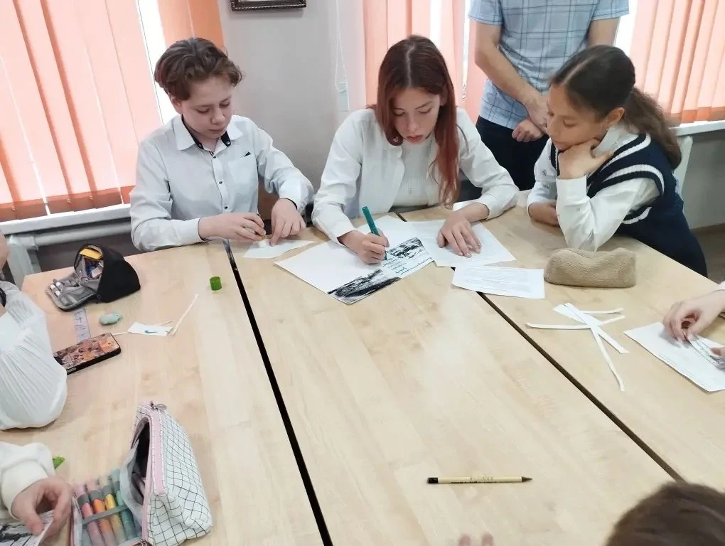 ГОРОД ТРУДОВОЙ ДОБЛЕСТИ Сотрудники библиотеки им В. Г. Короленко провели интерактивную экскурсию на 