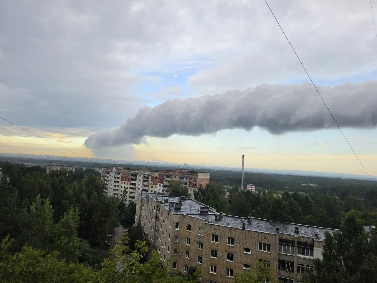 Сборка ваших фотографий необычного облака в Перми, который многих сегодня напугал.

Подпишись max.ru