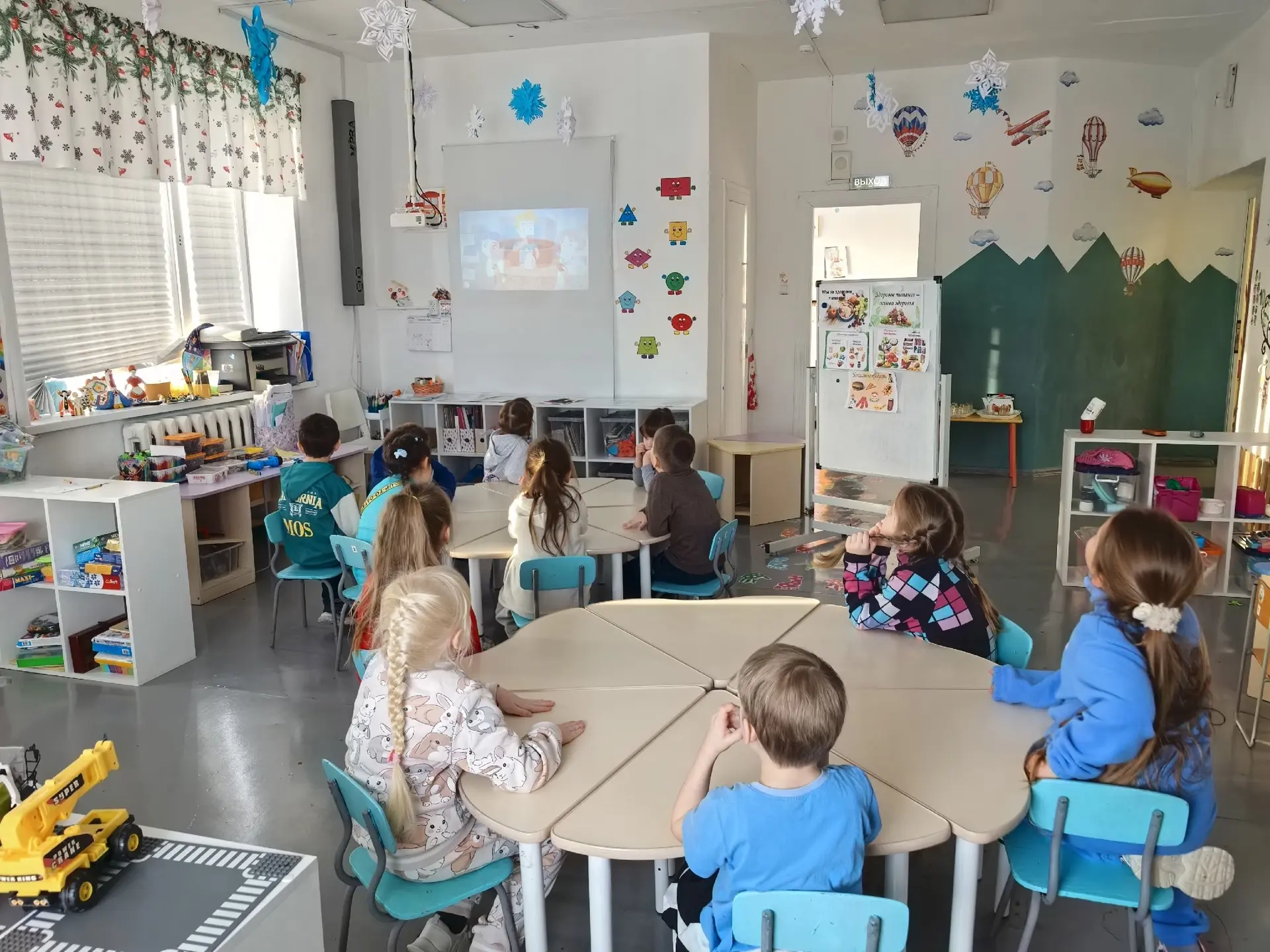 🌿Занимаемся здоровьем в старшей группе!

Наши ребята познакомились ближе с понятием здорового образ