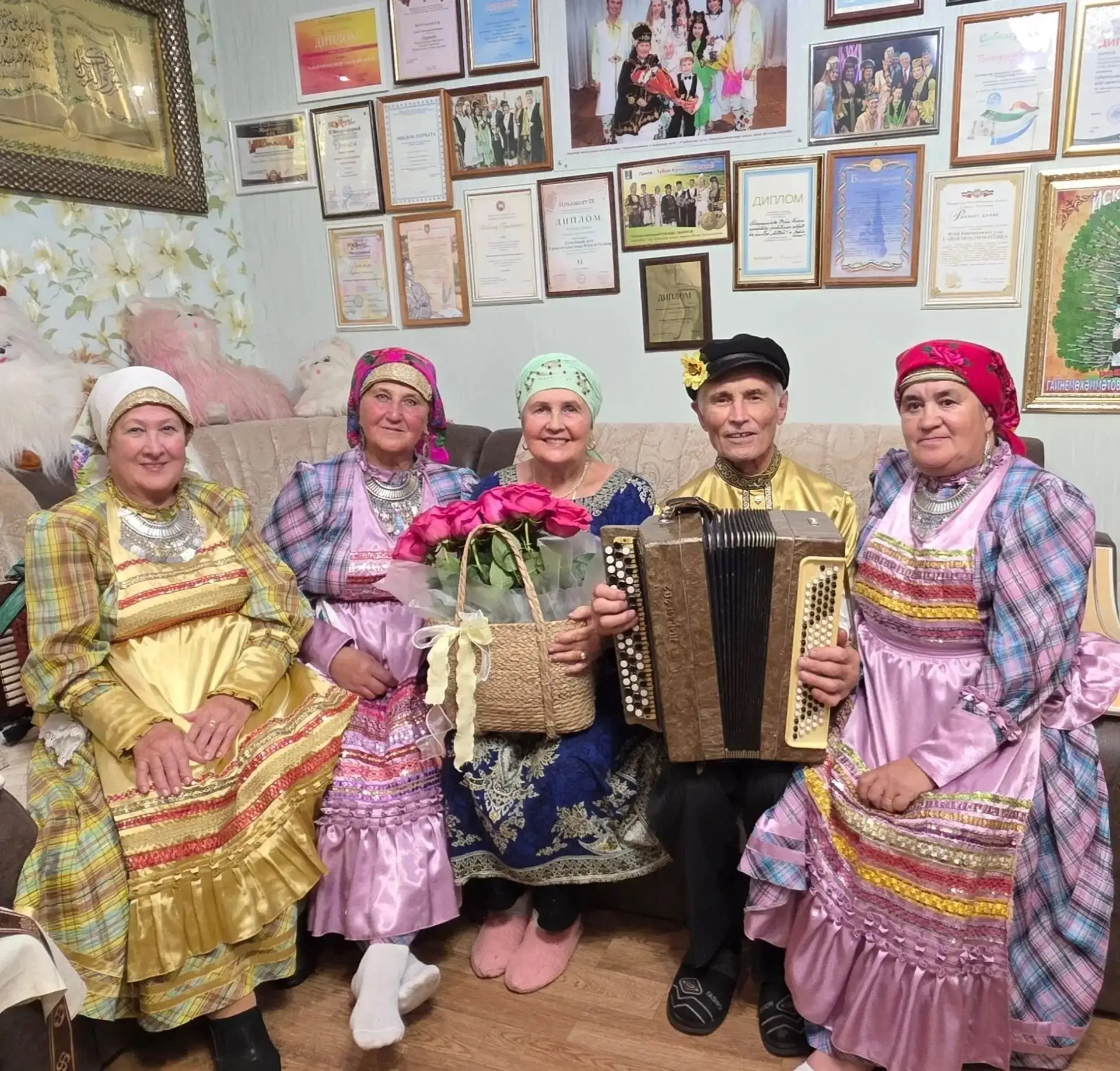 Түбән Кама районының «Балчыклы җиңгиләре» ансамбле юбилярга сюрпиз ясаганнар 👏🏻😍