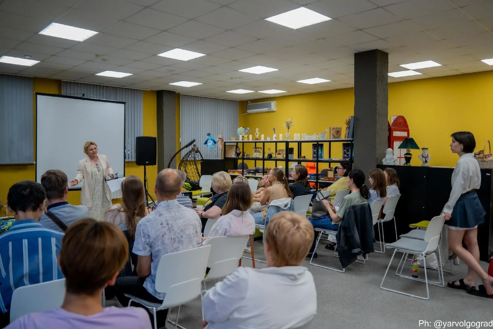 Знакомство с фильмом «Клик: С пультом по жизни» в рамках проекта «Зеркало сцены. Фильмотерапия» 

18