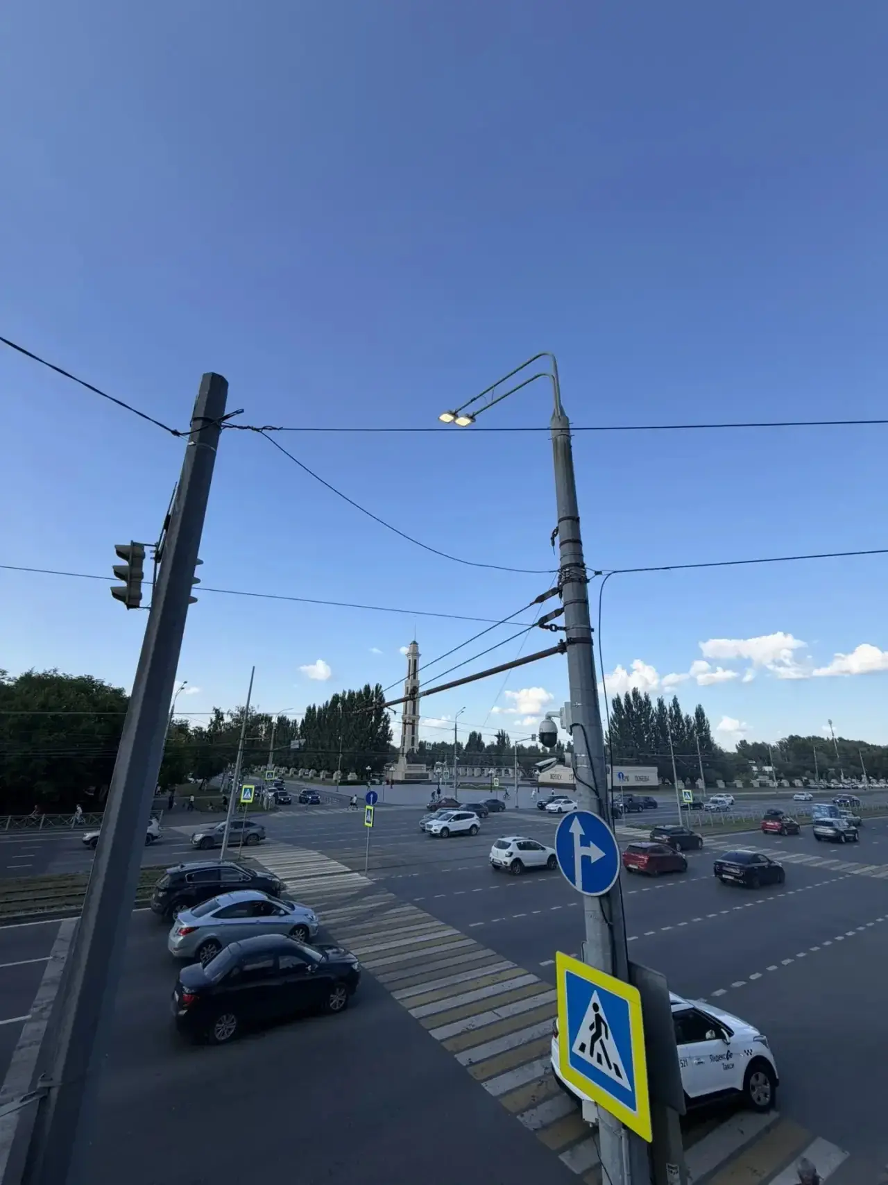 Погода радует☀️, а мы продолжаем улучшать освещение в нашем городе. На днях работы прош...