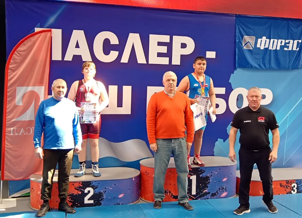С 3 по 5 мая Каменск‑Уральский стал ареной соревнований по спортивной борьбе! На ковре сошлись спорт