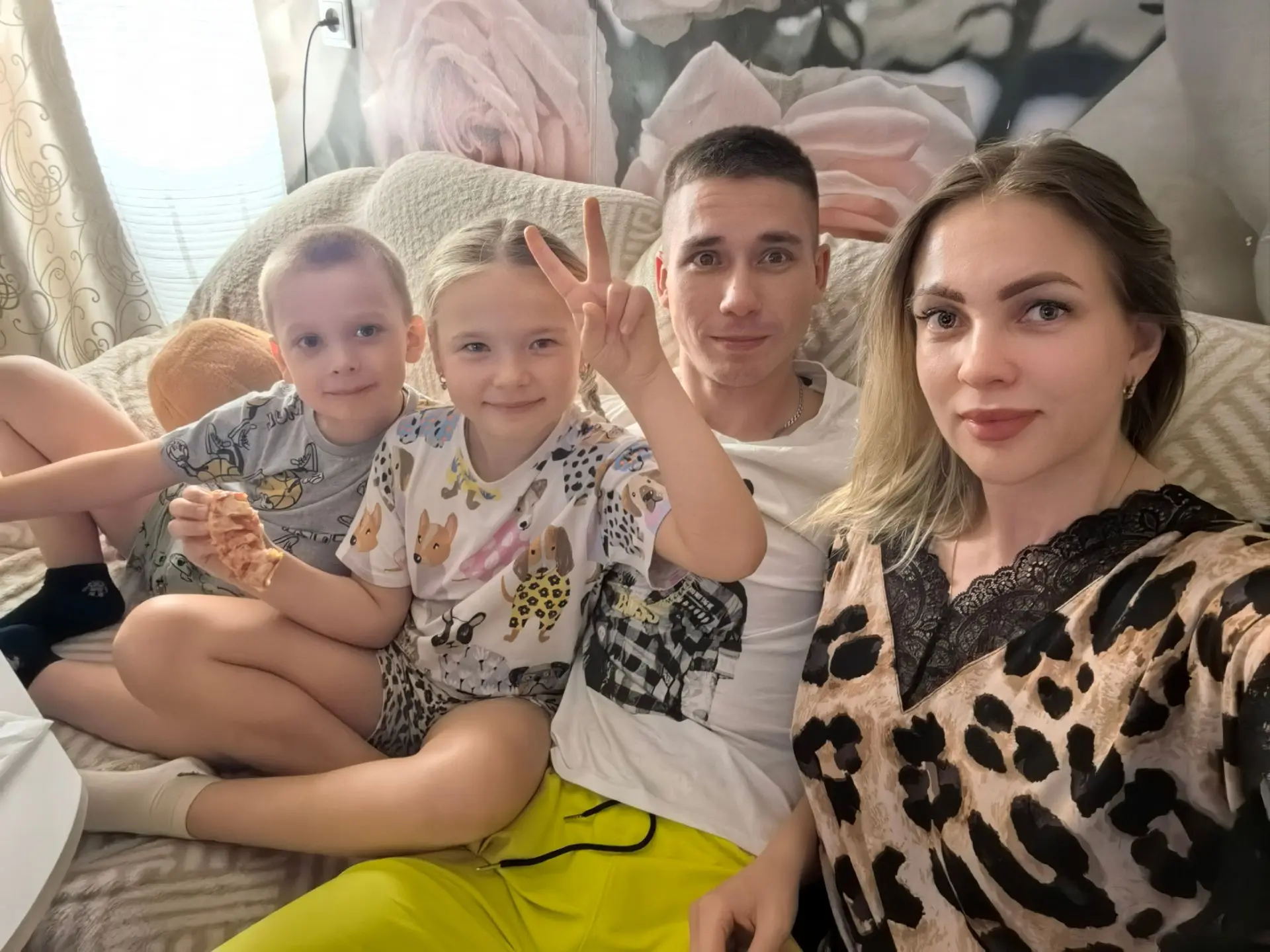А у нас семейный вечер🥰