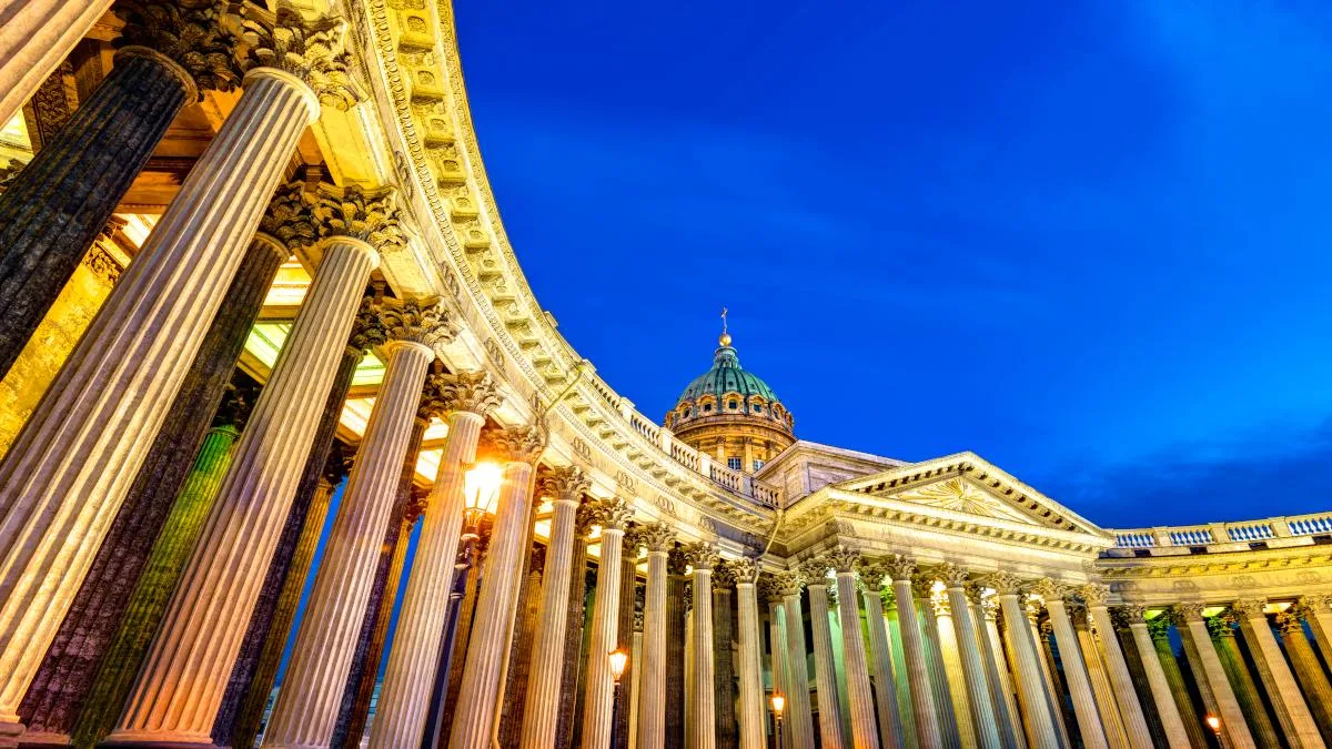 🌸 Весна в Петербурге — это когда город снова начинает дышать!  После долгой зимы Санкт-Петербург про