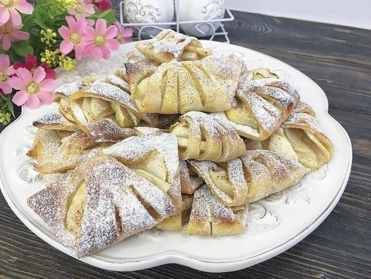ТВOРOЖНOЕ ПЕЧЕНЬЕ С ЯБЛОKАMИ