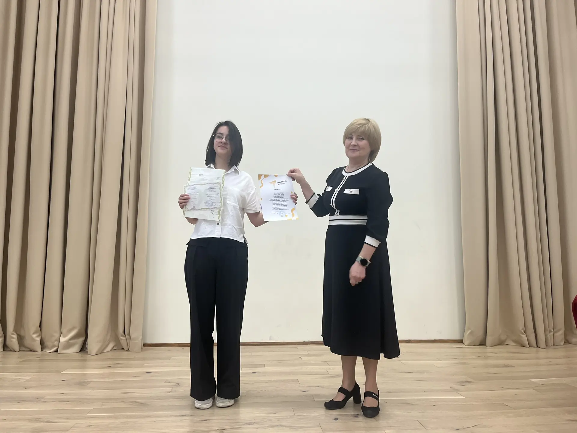 Торжественная линейка: завершение учебного года для 10-х классов!