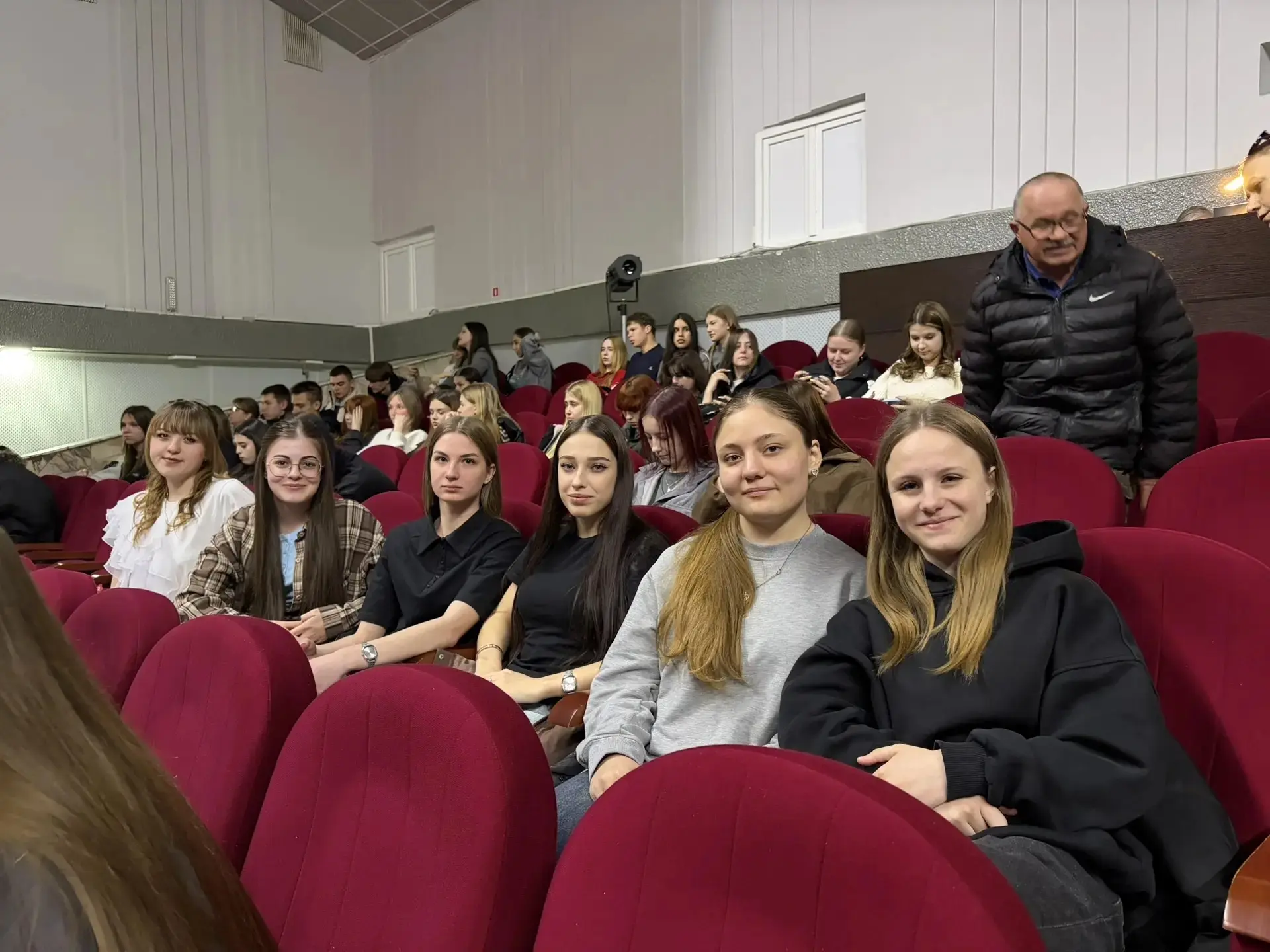 🎭 В рамках федеральной программы «Пушкинская карта» студенты Ленинградского социально-педагогическог