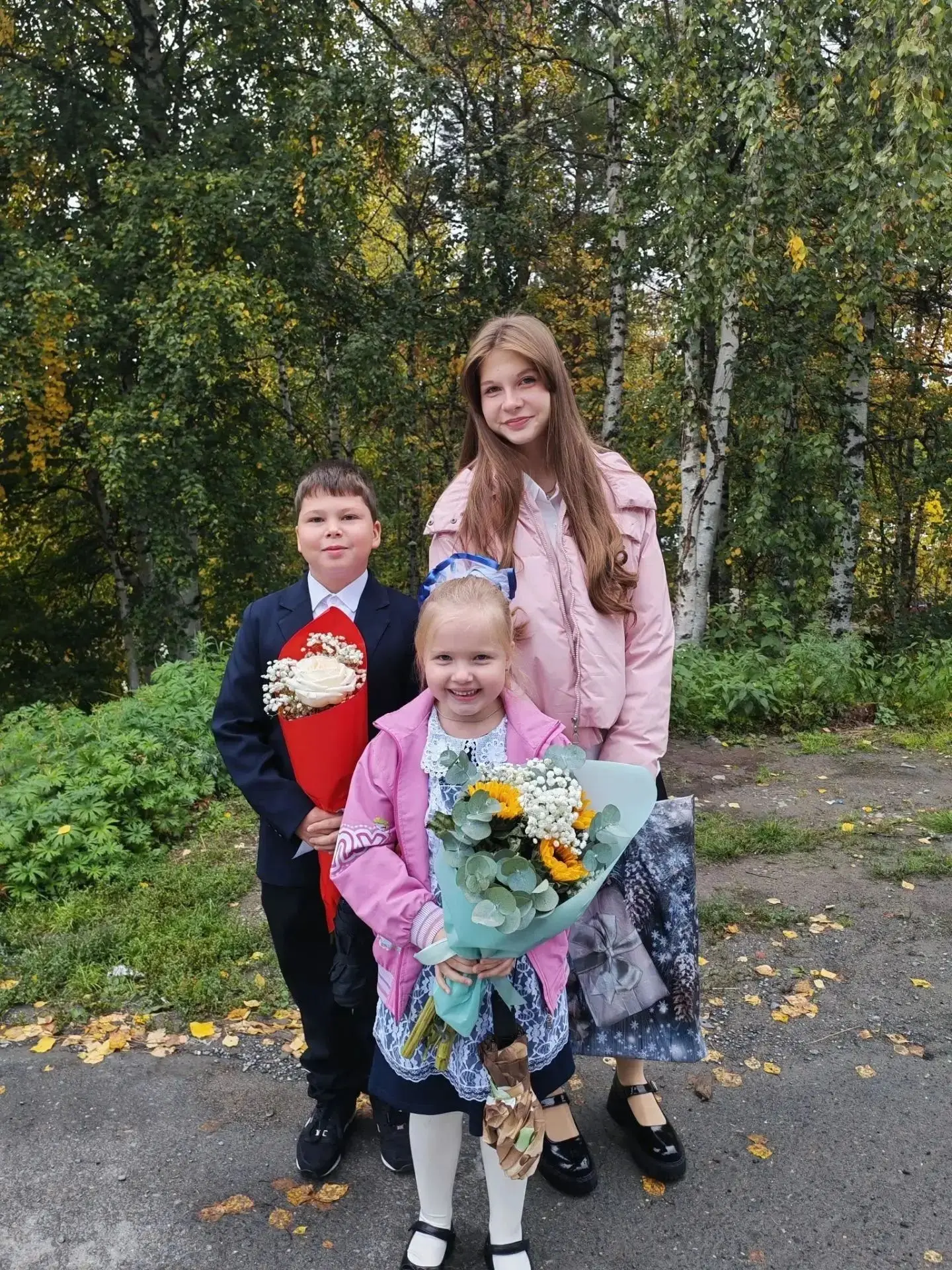 Дубовцевы Лилия 8Б класс, Константин 4А класс, Есения 1А класс.