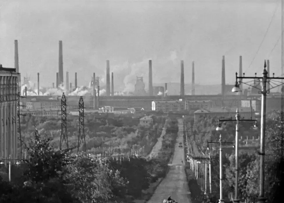 Проспект Пушкина в Магнитогорске, 1966 год. Кадр из документального фильма «В борьбе за...