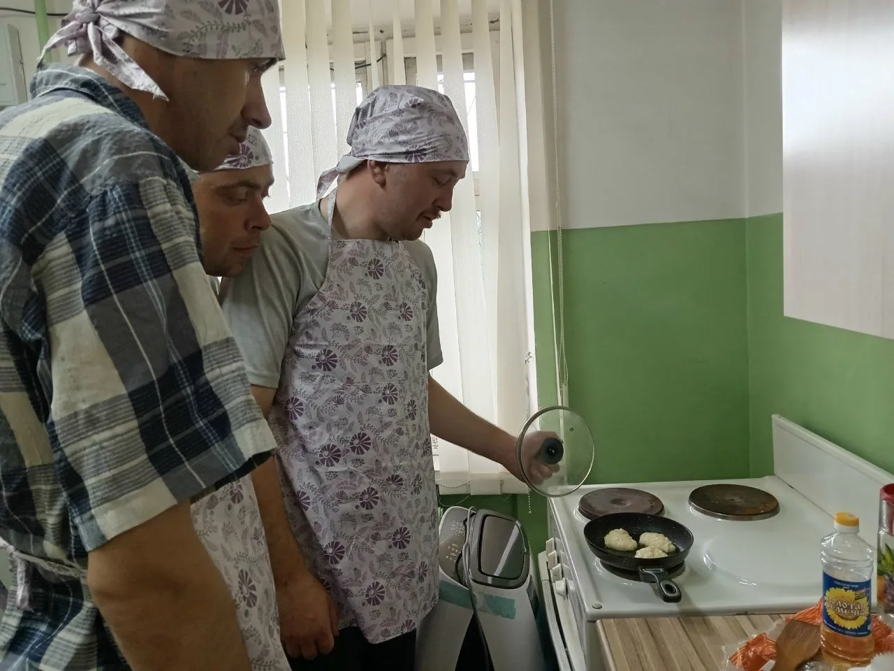 🍑Интересно, есть ли такие люди, которые не любят румяные и пышные оладушки? Думаю, что...