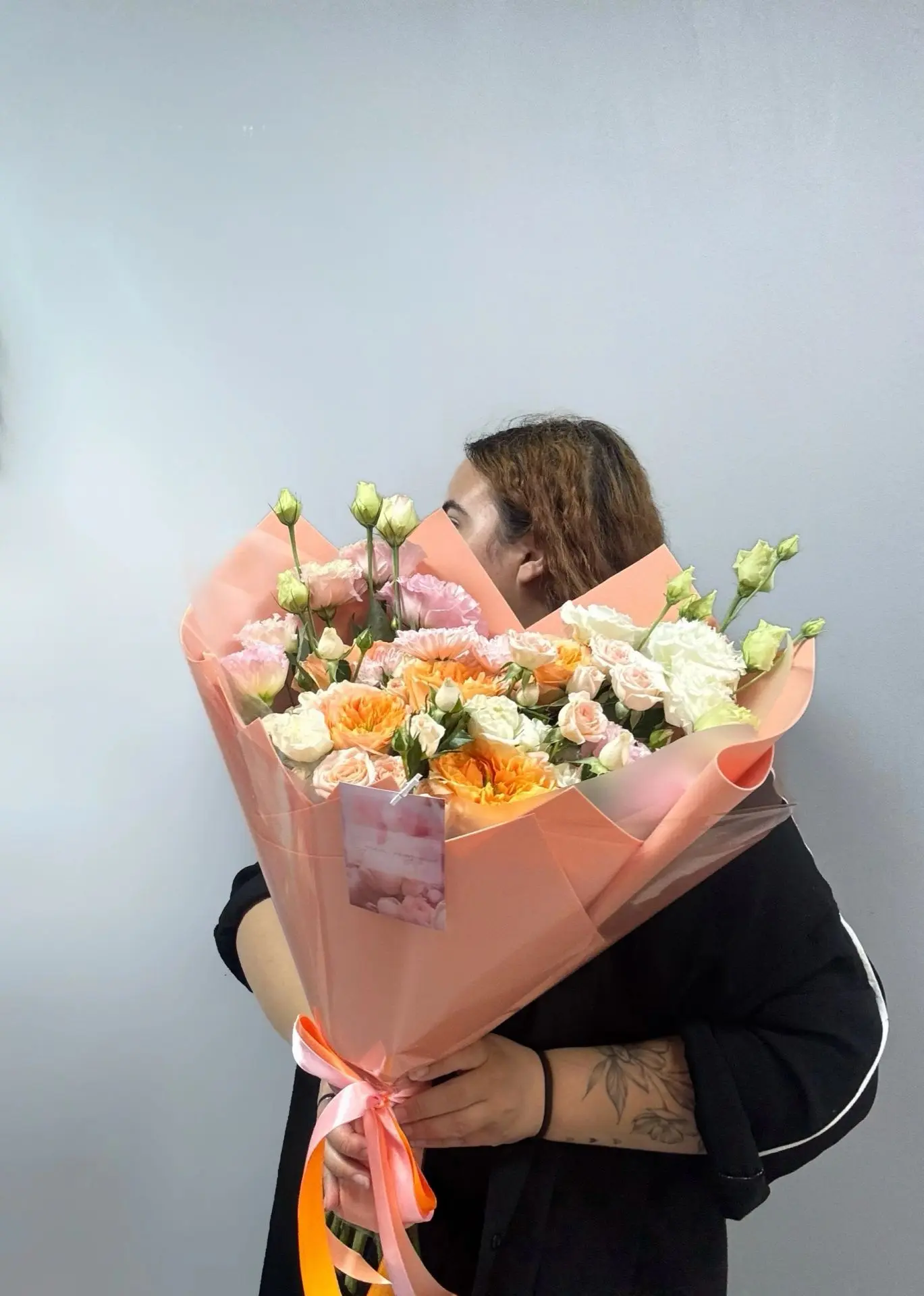 Букет с акцентом 🧡
Выполнен на заказ ✨