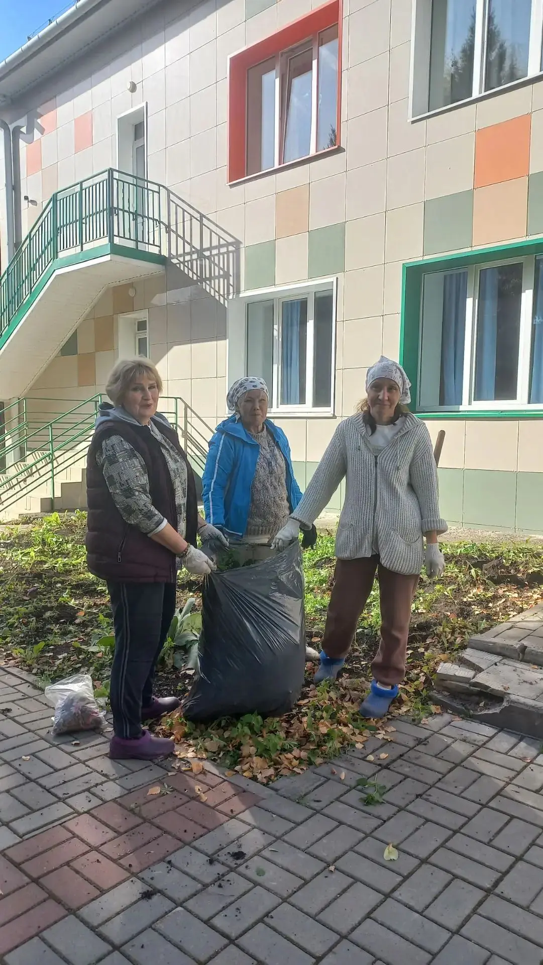 Осенняя забота о нашем детском саде
