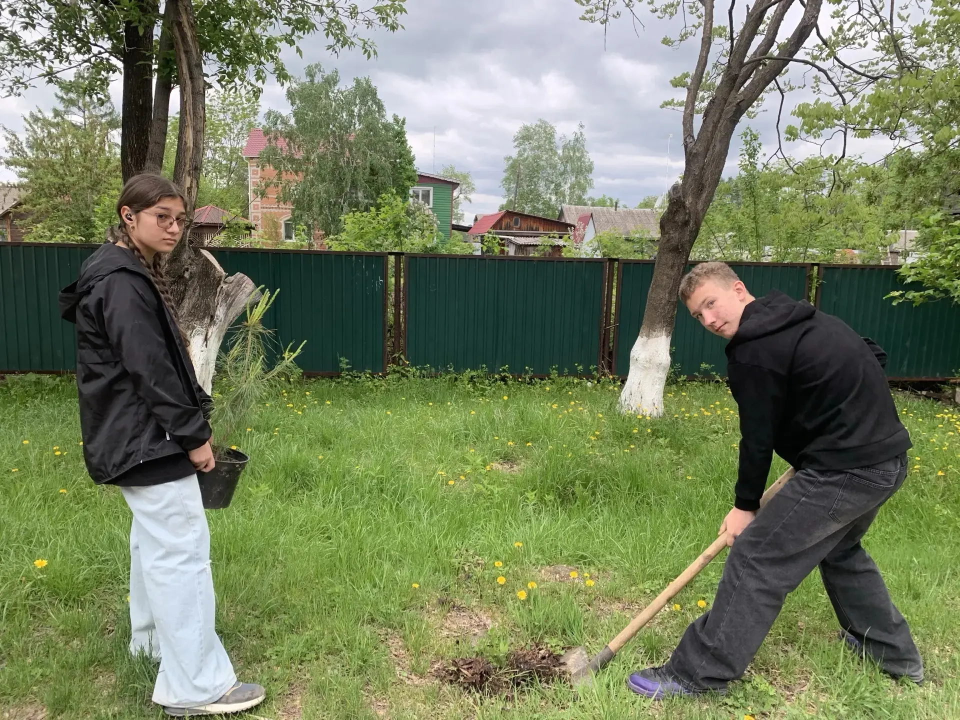 В рамках программы экологического воспитания и благоустройства территории кадеты класса...