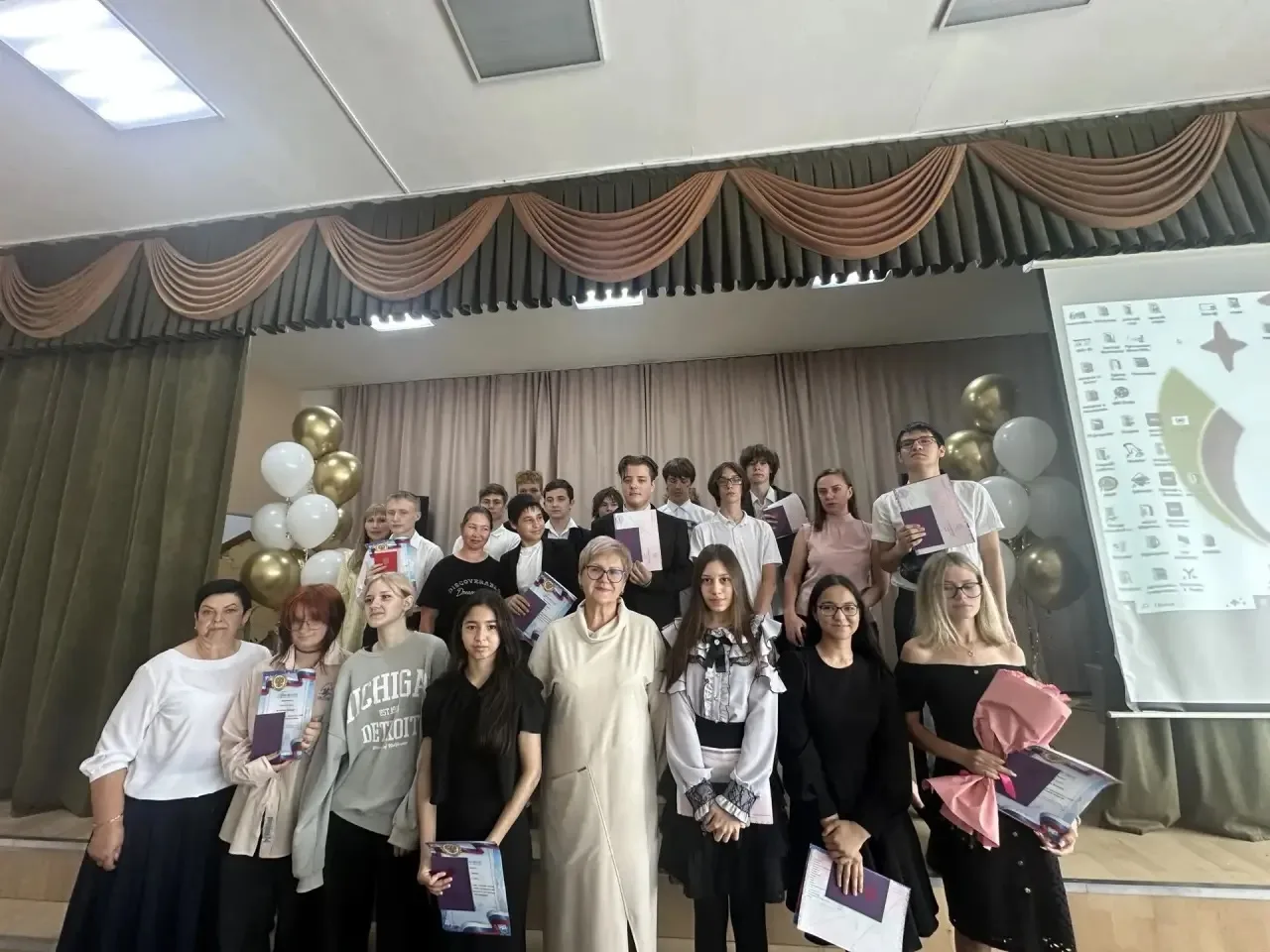 День, когда детство официально остаётся позади! 💫

27 июня 2026 года в нашей школе состоялось торже