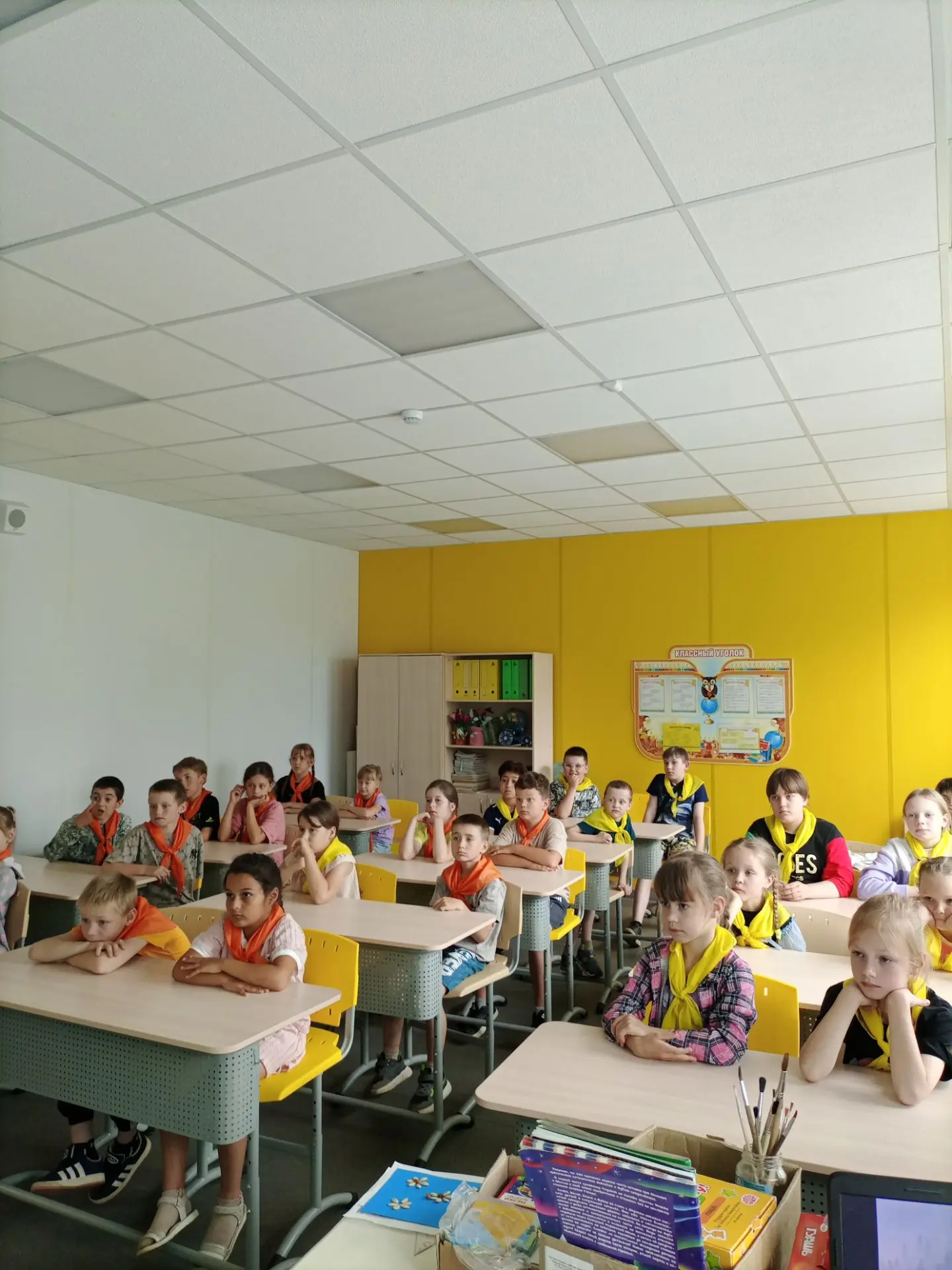 Сегодняшний день в лагере выдался пасмурным и дождливым, но это нисколько не испортило наше настроен
