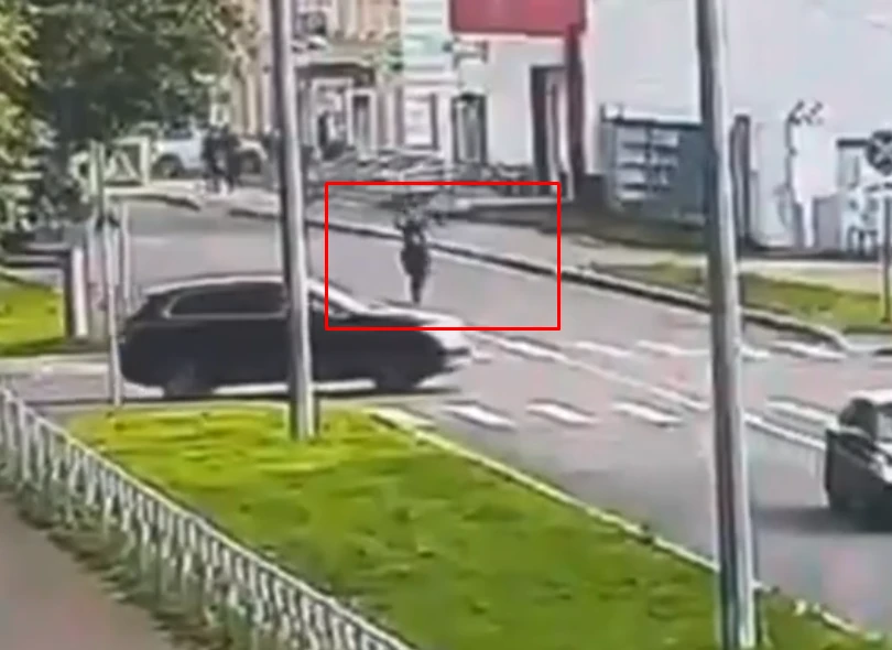 В Ломоносове подросток попал в реанимацию после опасного маневра на питбайке