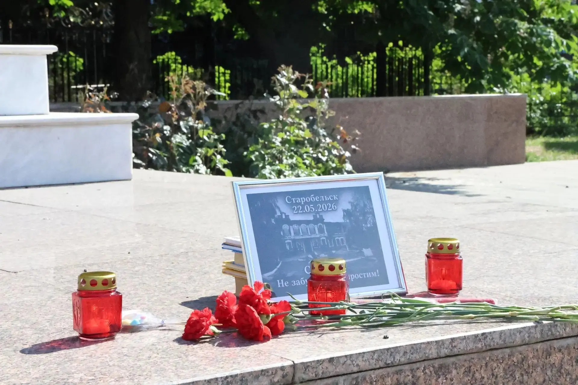 Ночью вражеские беспилотники ударили по общежитию колледжа в Старобельске. По спящим, б...