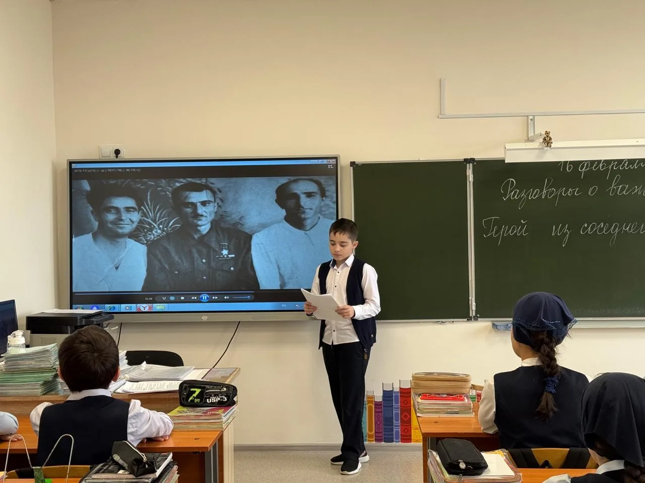 В МБОУ «СОШ № 39 им. Айдамирова Р.А.» прошли «Разговоры о важном», посвященные Дню защитника Отечест