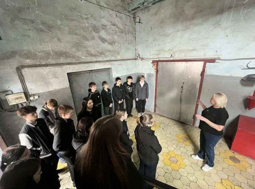 «Экскурсия  на предприятие»  2 апреля  в рамках недели без турникетов , учащиеся 8 в класса с классн