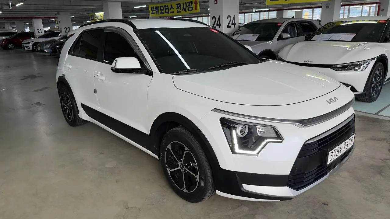 Клиенты обратились к нам за подбором гибридного авто.
