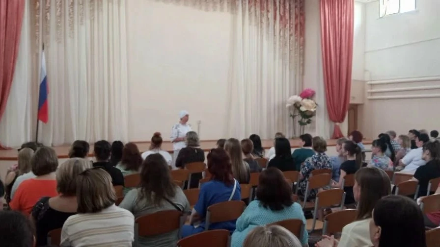 20 мая в школе прошли итоговые общешкольные родительские собрания. На собраниях присутствовали сотру