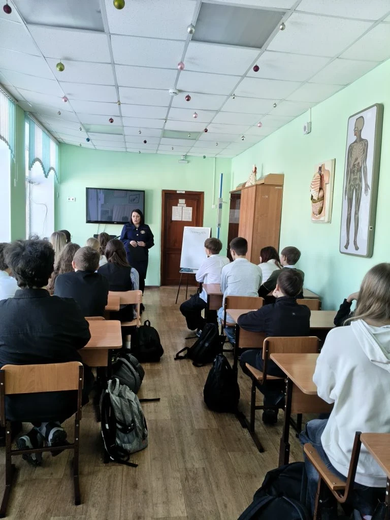 Курение и употребление алкоголя – две самые распространенные вредные привычки, с которыми сталкивают