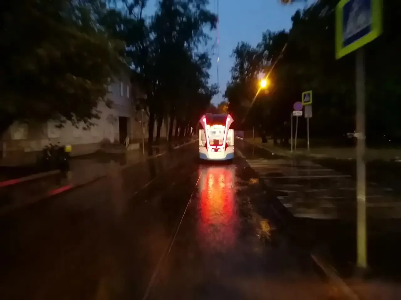 На Щелковском шоссе возобновилось движение автотранспорта 

Ввиду выпадения обильного количества лив