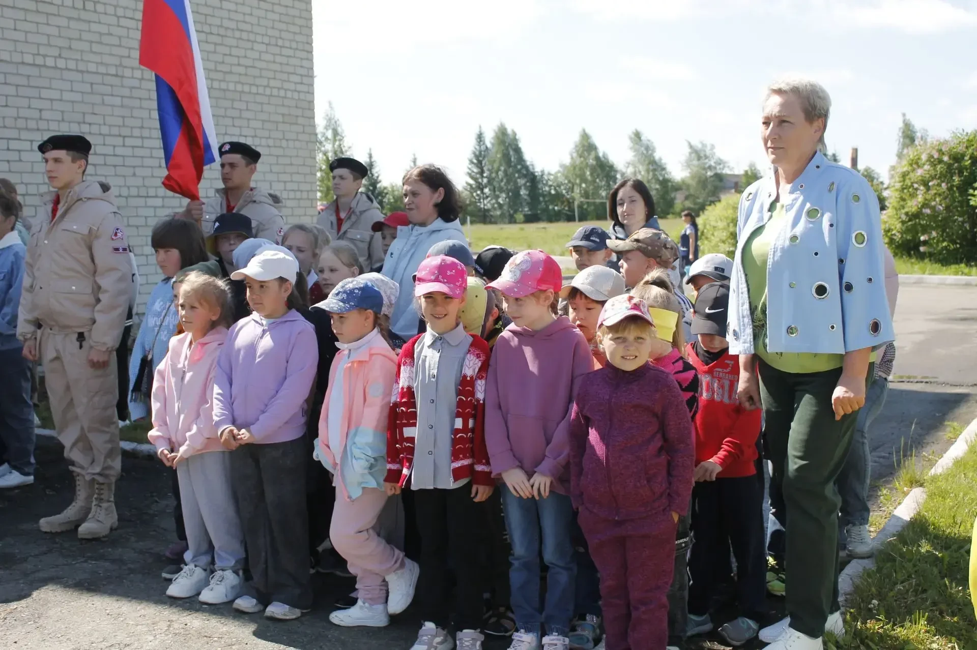 УРА! ПЕРВЫЙ ДЕНЬ КАНИКУЛ!
1 июня отмечается Международный день защиты детей. Это не только первый де