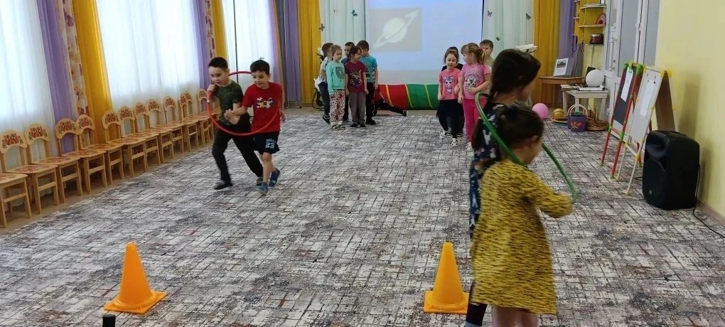 В подготовительной группе прошла тематическая неделя «Космические просторы». Целью этого мероприятия
