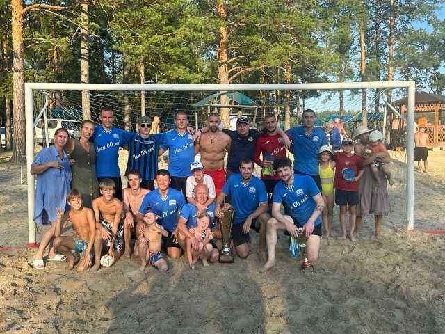 🏖️⚽ Ежегодный турнир по пляжному футболу в Тюмени посвящают Дню города. В этом июле его победителем