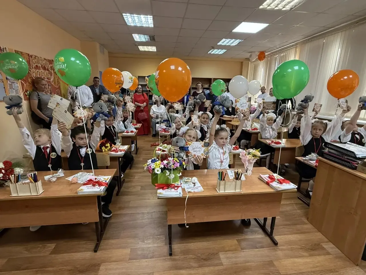 🧸Сегодня наши первоклассники получили мягкие подарки от главы муниципального округа Ис...