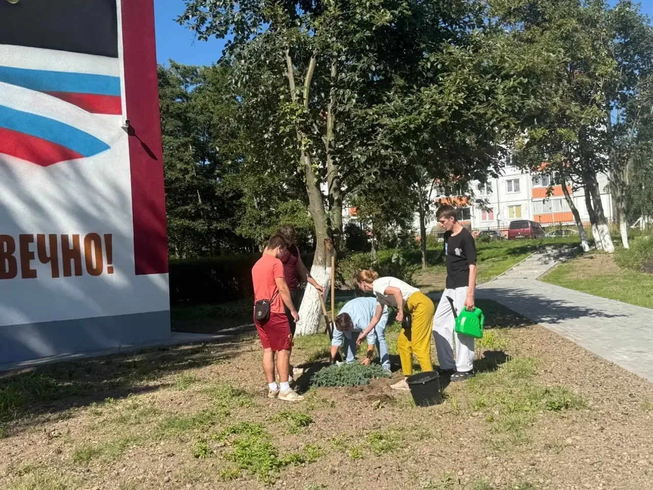 🎉 Выпускники — навсегда в истории школы! 🎉У нашей школы теперь есть особенный живой с...