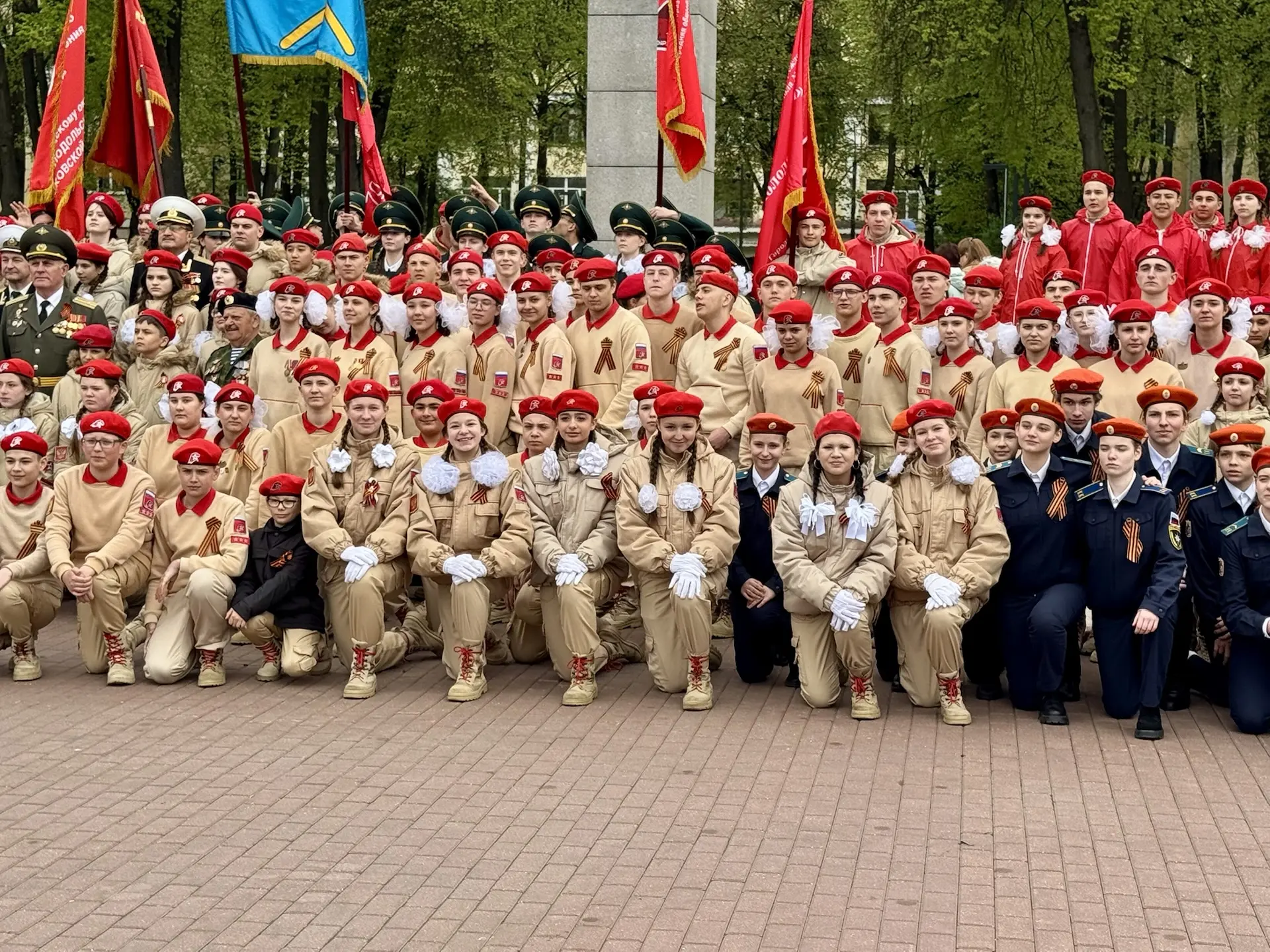 ✨Память поколений: Юнармейцы почтили подвиг героев  🇷🇺 9 мая, в День Великой Победы, юнармейцы отряд