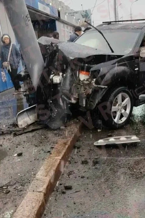 В Сургуте водитель умер после ДТП у остановки «УБР»