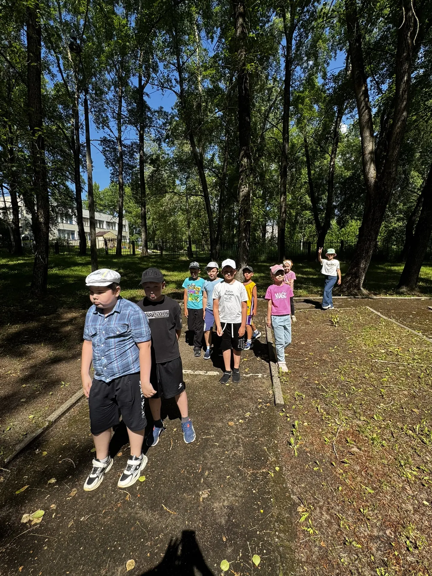 🏃‍♂️🤸‍♀️ Спортивный час в самом разгаре! 🤸‍♀️🏃‍♂️

В нашем школьном ДОЛ сейчас проходит спортивн