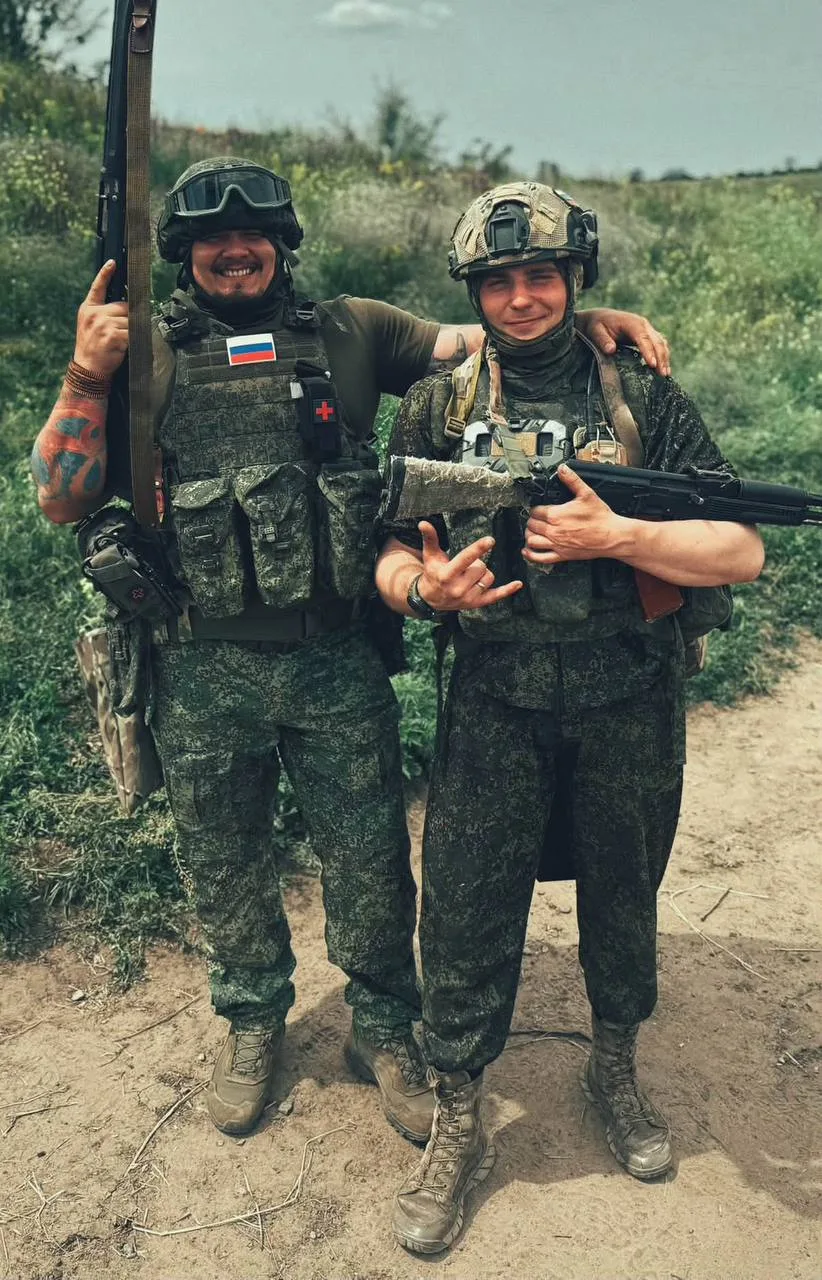 Ловите теплый привет с передовой 🥰 

Каждая такая весточка греет душу 🫶 поддержим героя 💚