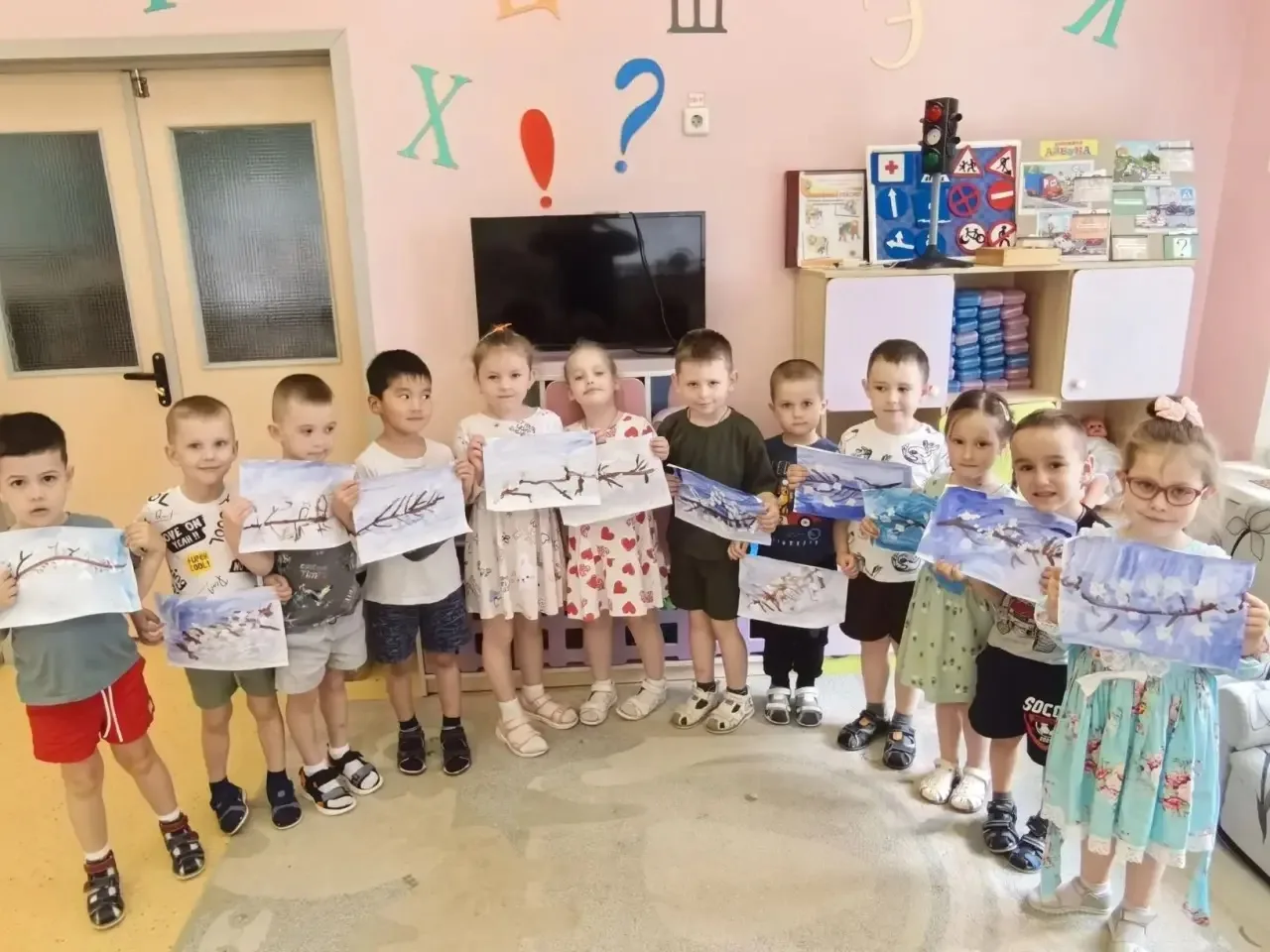 В группе "Жемчужинка" Д/О Русалочка, сегодня  прошло занятие на тему "Цветущая весна"  Дети учились 