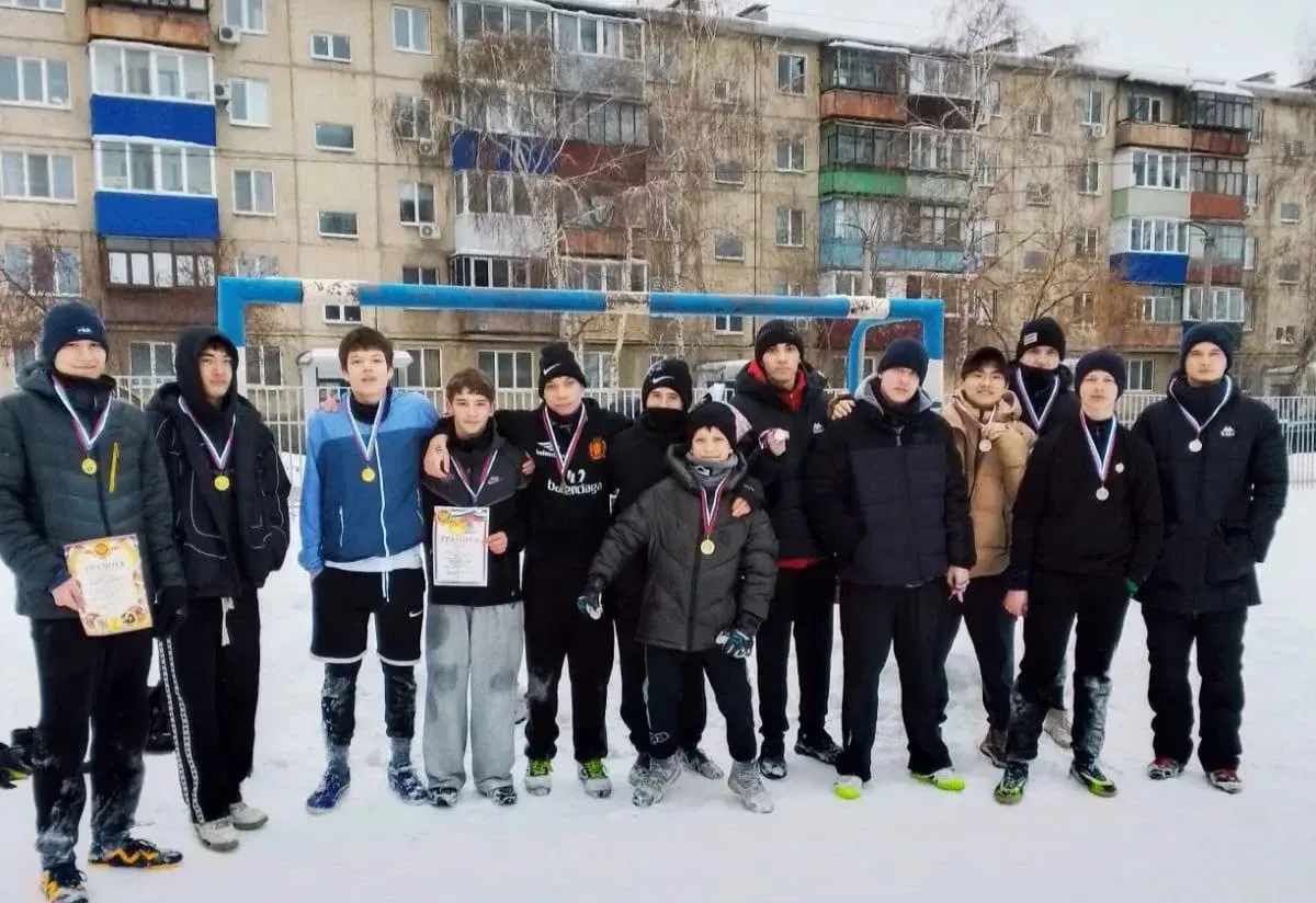 ⚽️ Турнир по мини-футболу посвятили Дню защитника Отечества  В Октябрьском районе провели турнир по 