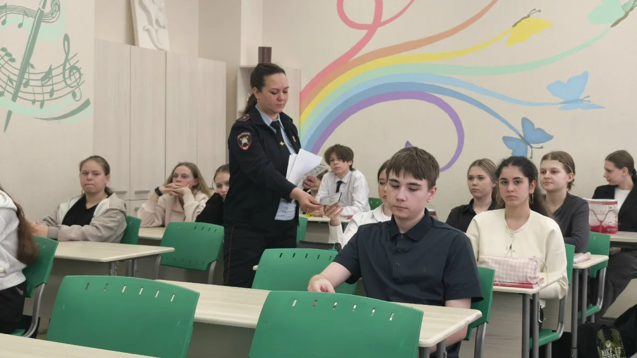 Начальник Госавтоинспекции Межмуниципального отдела МВД России «Юргинский» майор полиции Евгений Гре