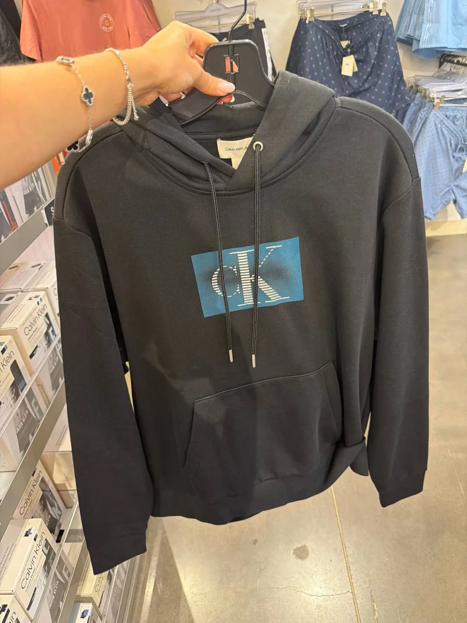 S, M