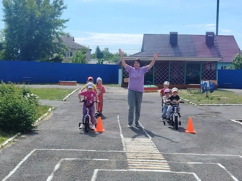 ✨ Всемирный День велосипеда: 🚲🌸